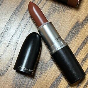 MAC MATTE LIPSTICK - TAUPE